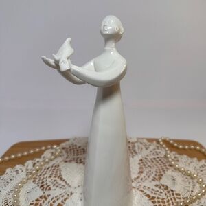 Royal Doulton Images “Peace” Porcelain Figurine | Dove | Vintage